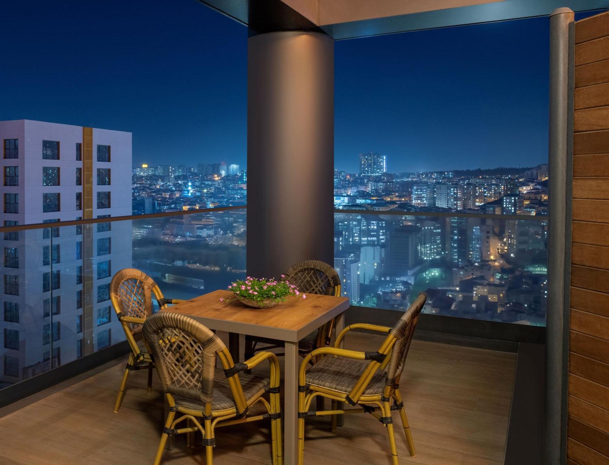 Hotel Movenpick Living Istanbul West Exteriér fotografie