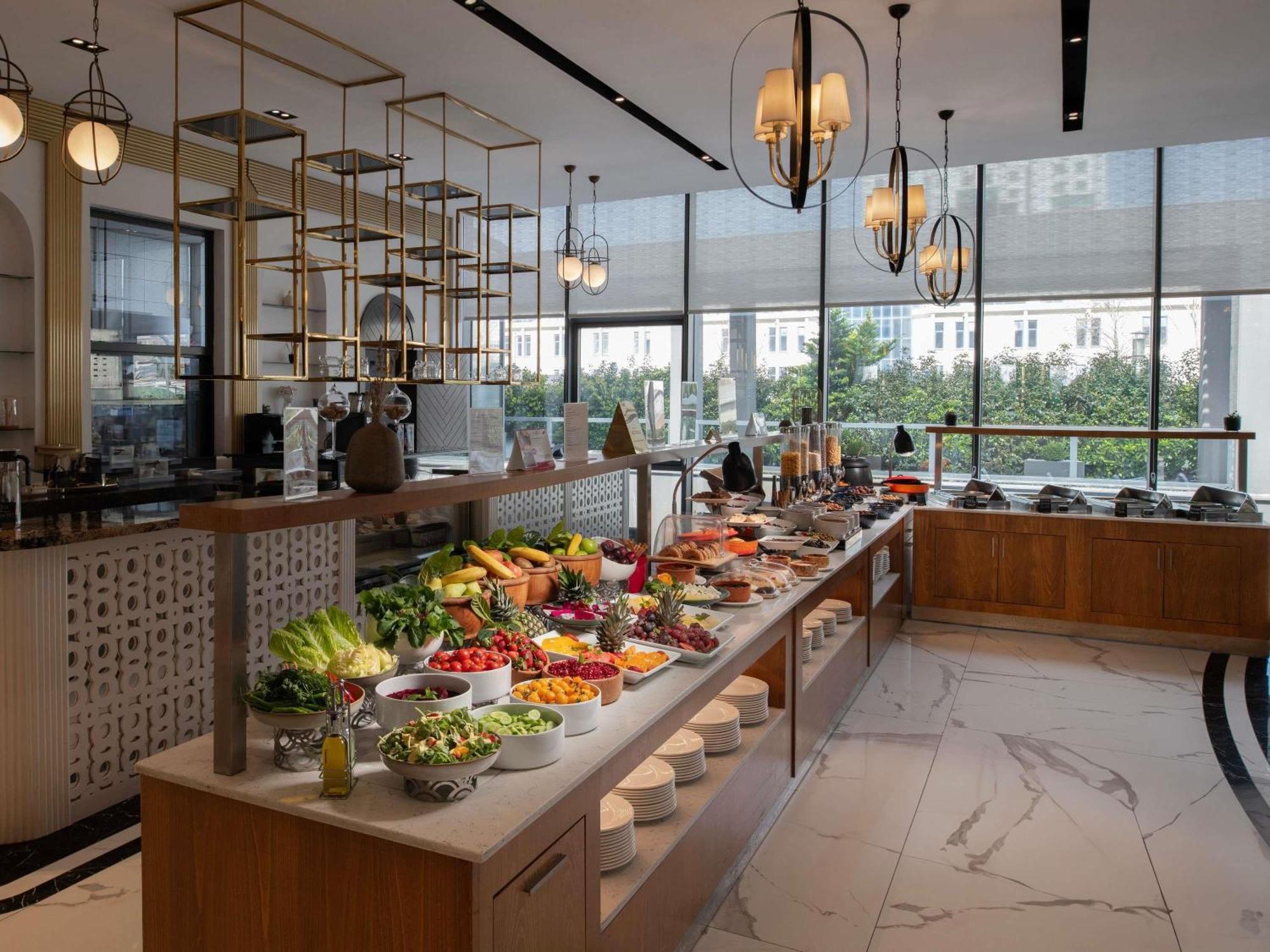 Hotel Movenpick Living Istanbul West Exteriér fotografie